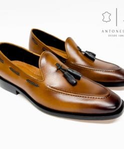 Alternative view of Mocasín Antonello referencia 3337 en cuero con borlas