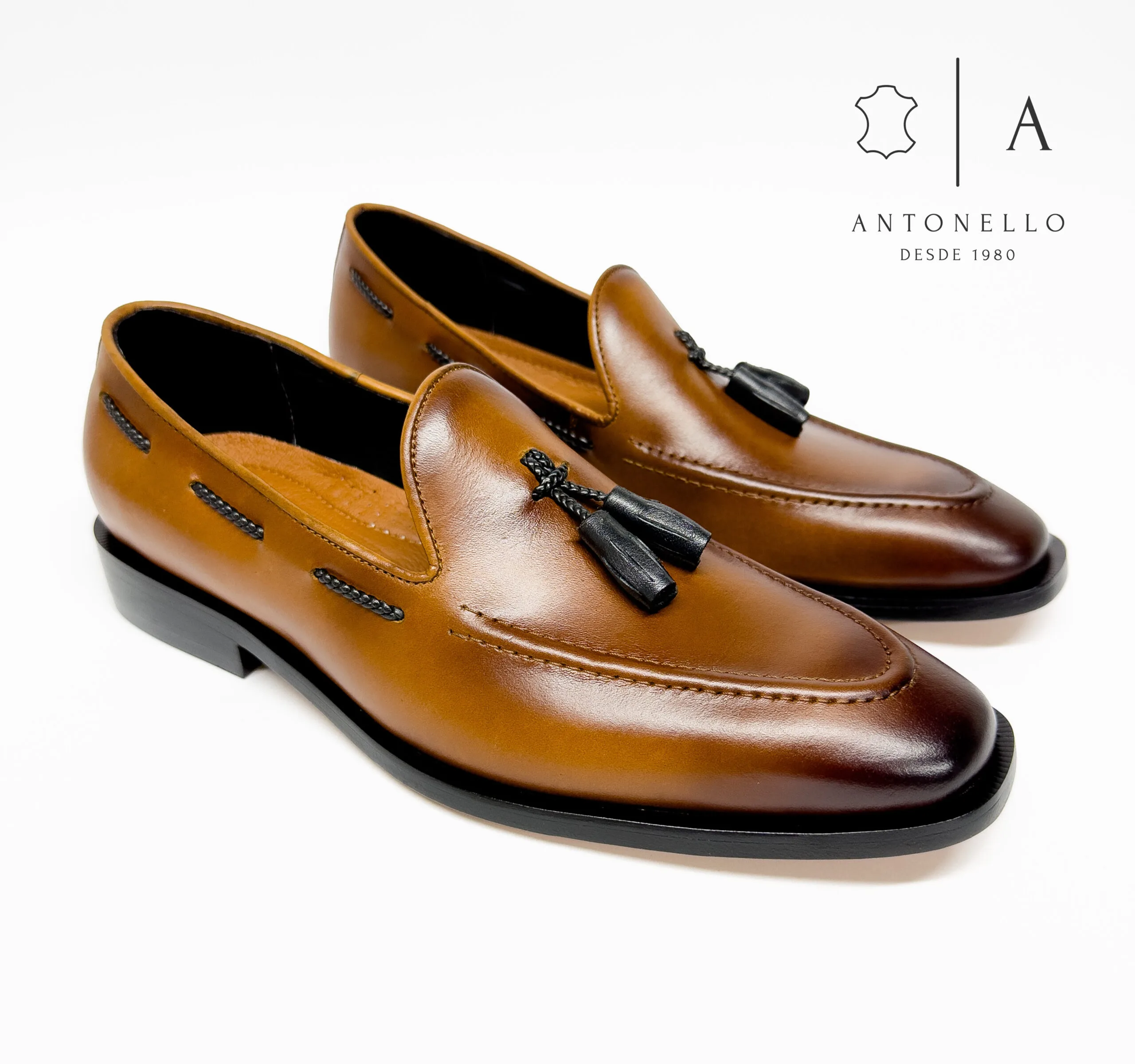 Mocasín Antonello referencia 3337 en cuero con borlas - Imagen 2